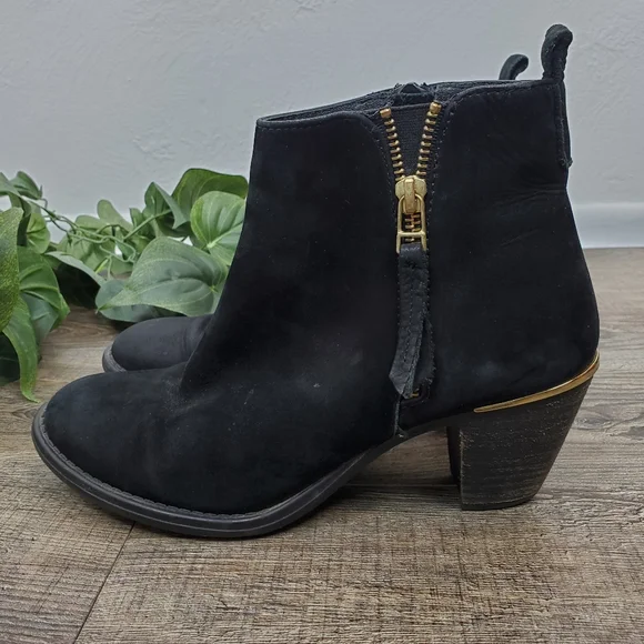 Steve Madden Ankle Boots Wantagh Booties Distressed Nubuck Suede Black Gold Boho - Picture 8 of 15